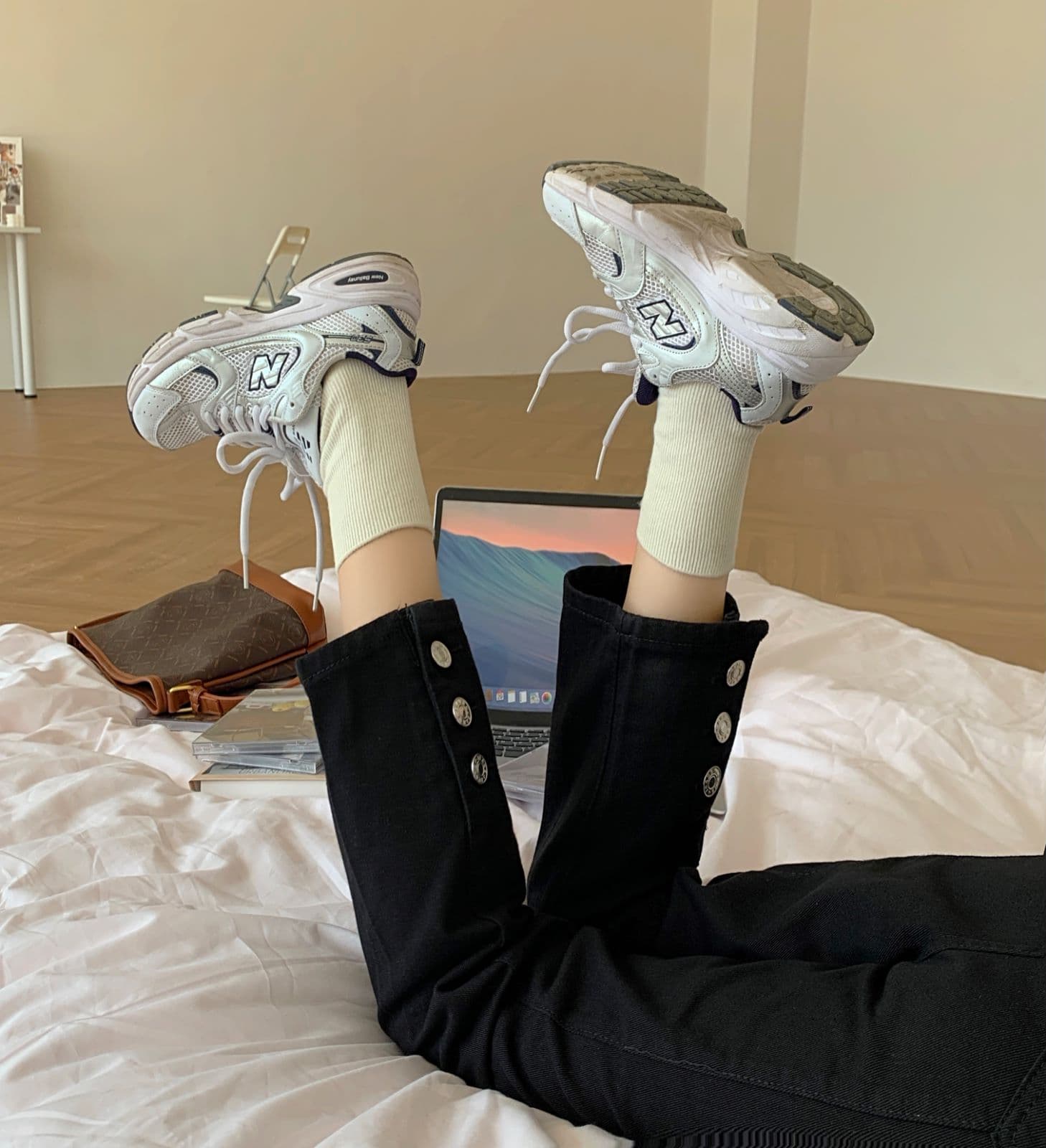 レディース ジーンズ 裾ボタンデザインスリムストレートジーンズ
