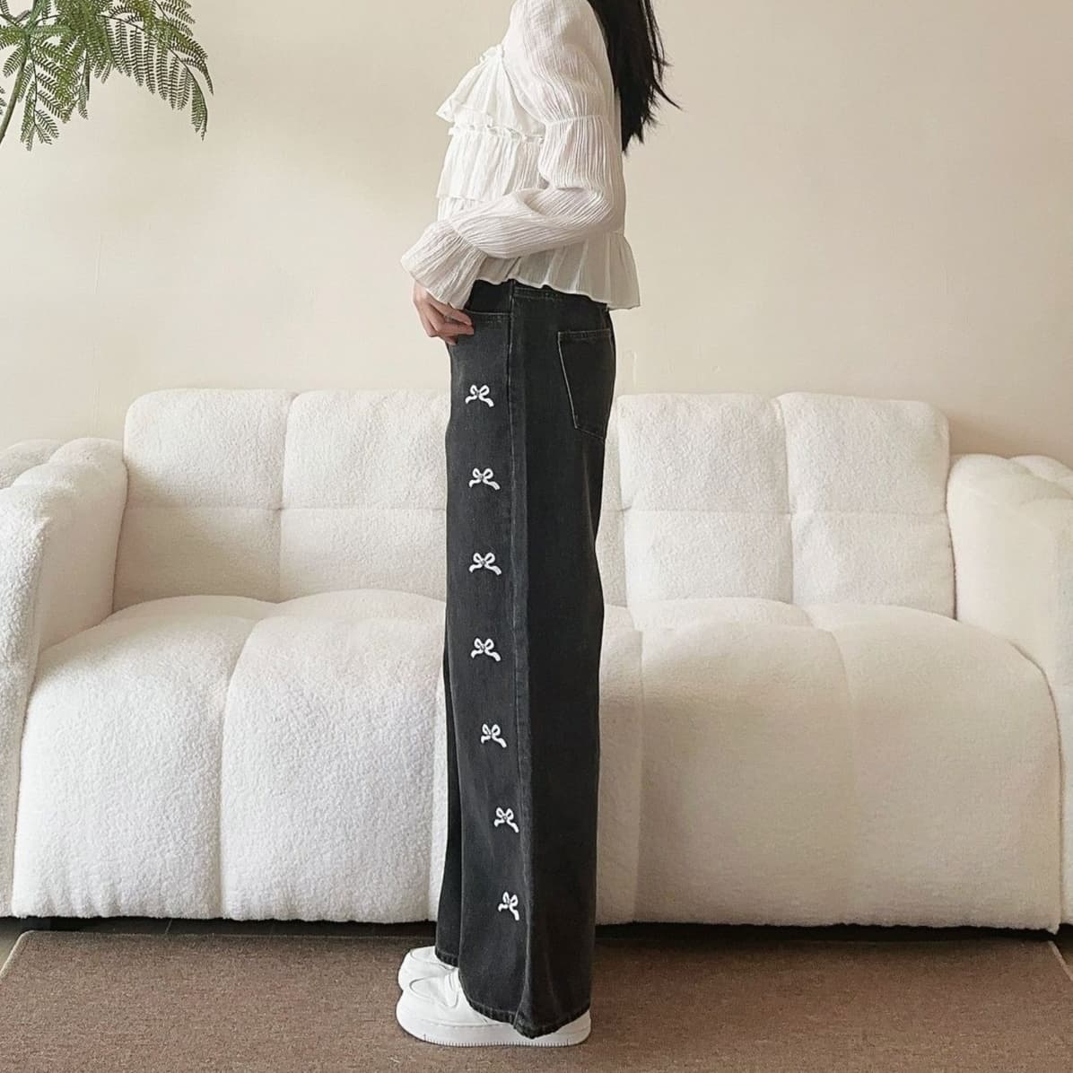 レディースジーンズパンツ リボン刺繍入りハイウエストストレートデニム