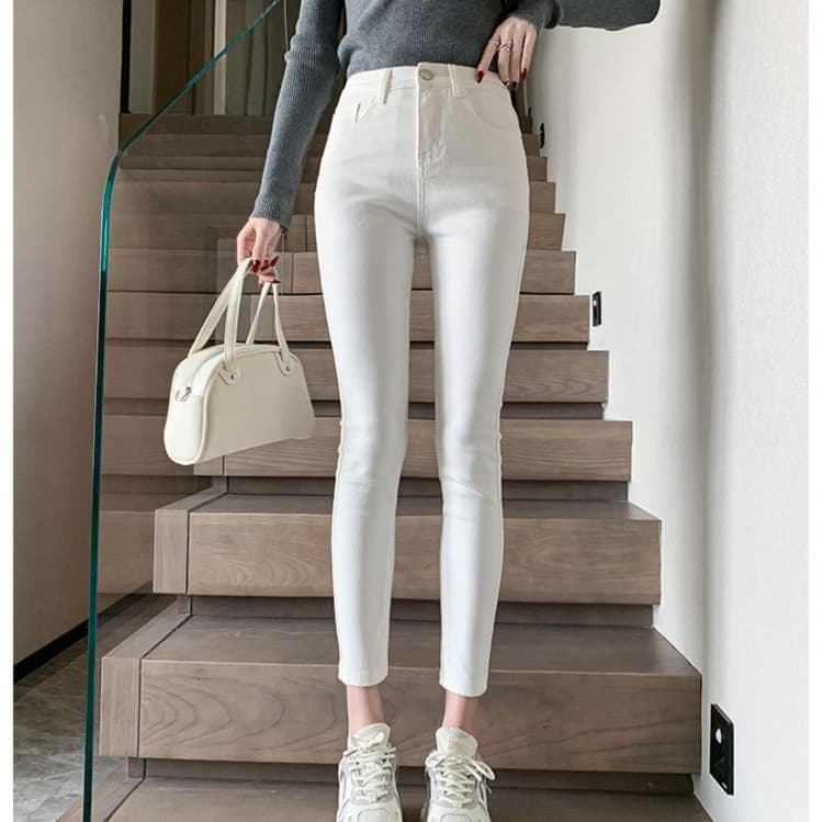 レディースジーンズパンツ すっきりシルエットの美脚スキニーパンツ