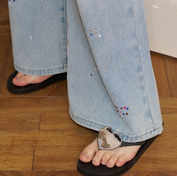 レディース ジーンズ 花刺繍入りストレートジーンズ