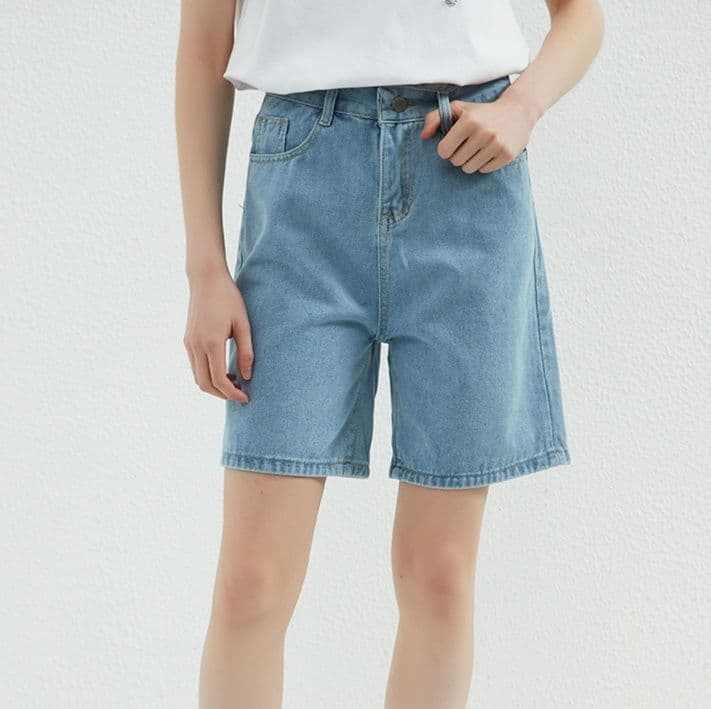 レディース ジーンズ すっきりシルエット デニムショートパンツ