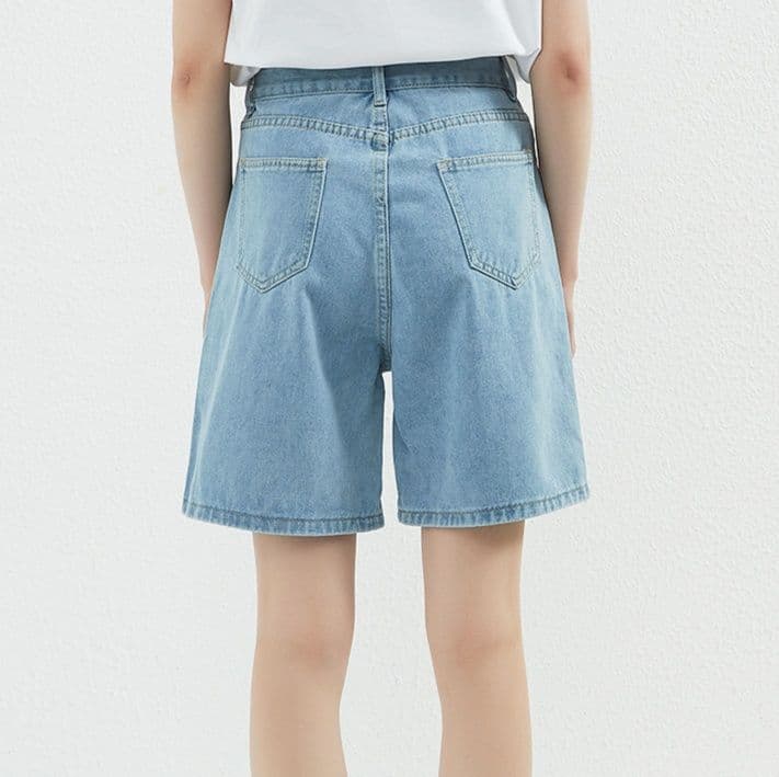 レディース ジーンズ すっきりシルエット デニムショートパンツ