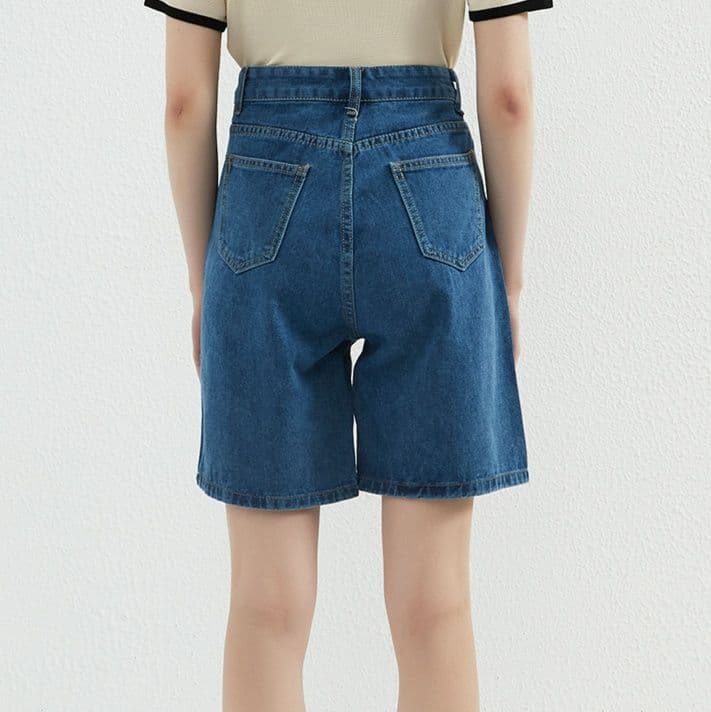 レディース ジーンズ すっきりシルエット デニムショートパンツ