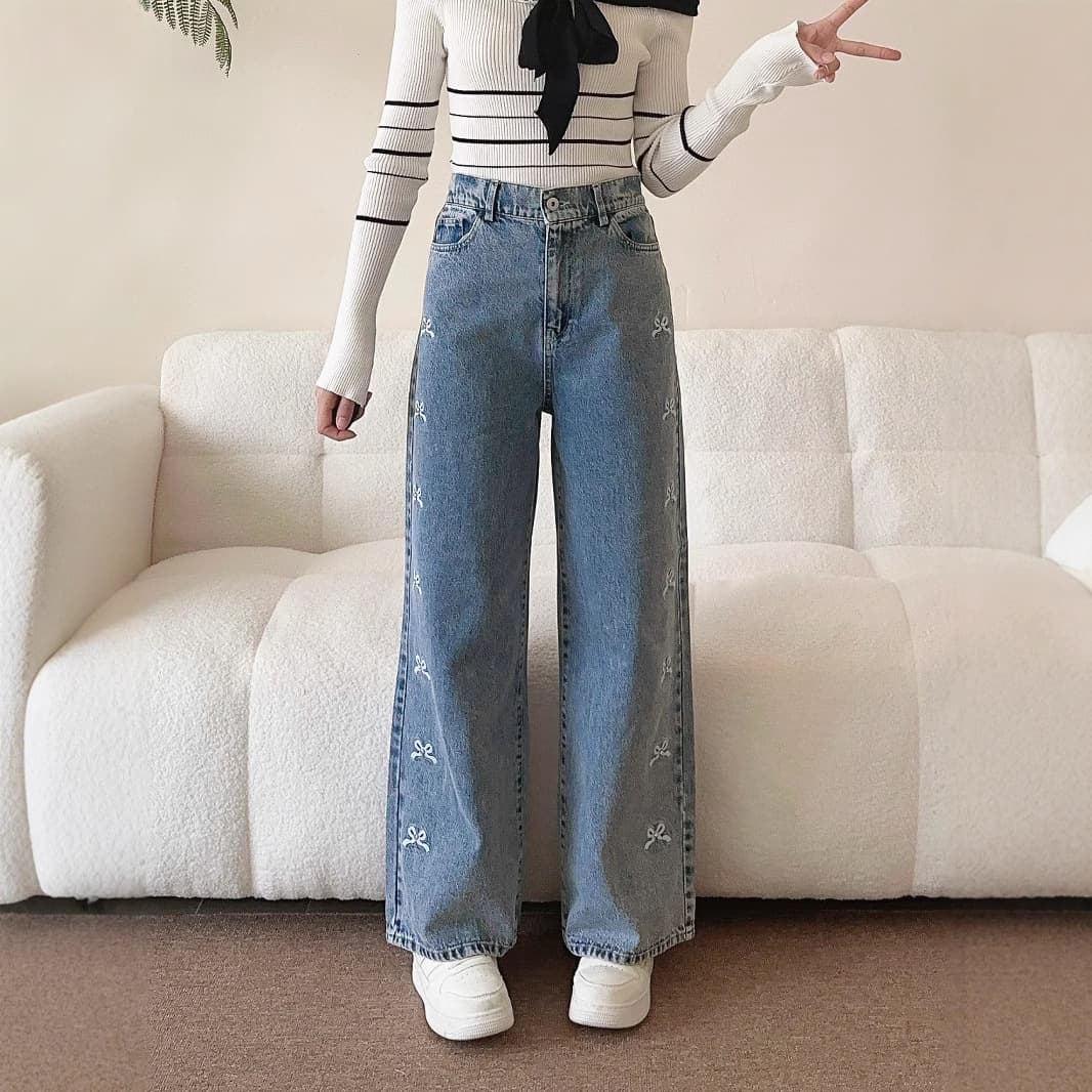 レディースジーンズパンツ リボン刺繍入りハイウエストストレートデニム