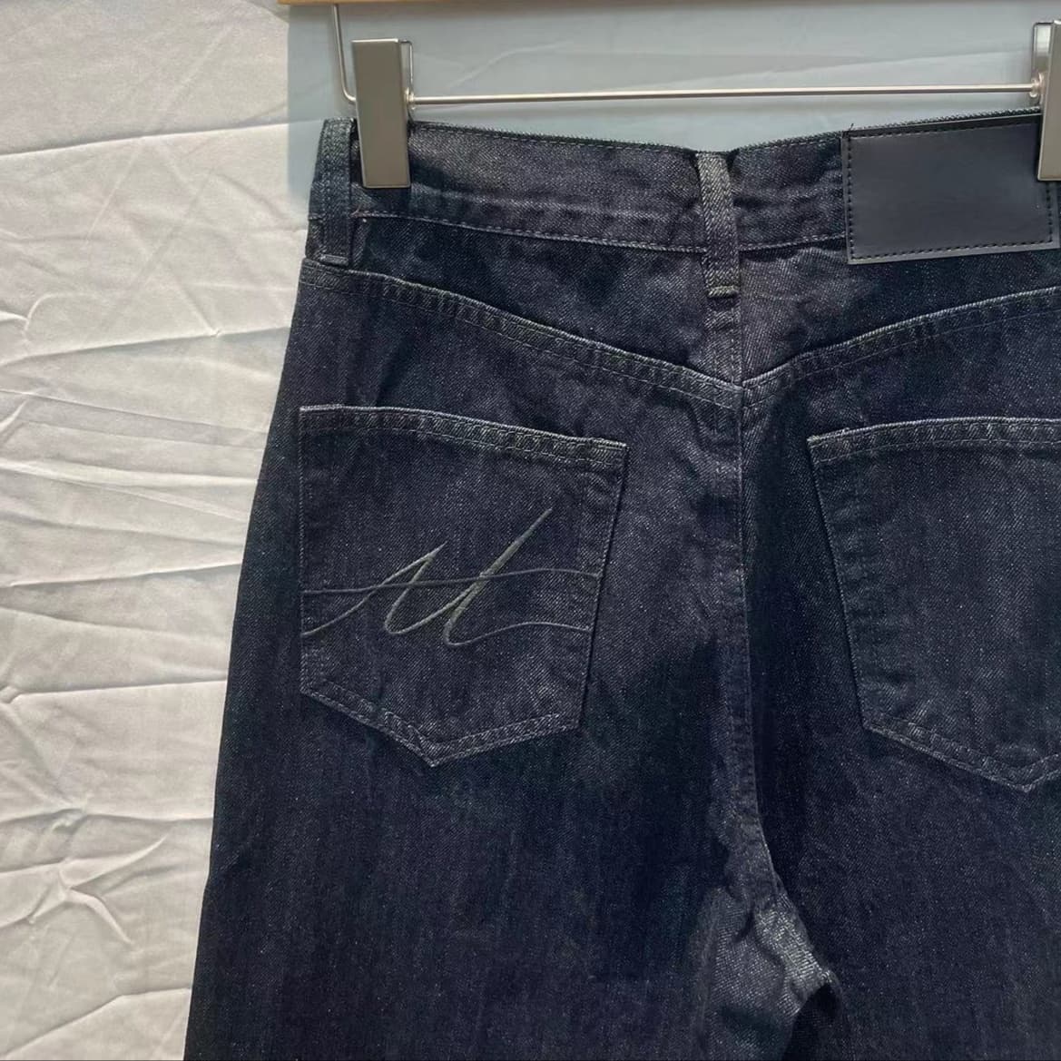 レディースジーンズパンツ すっきりストレートデニムパンツ