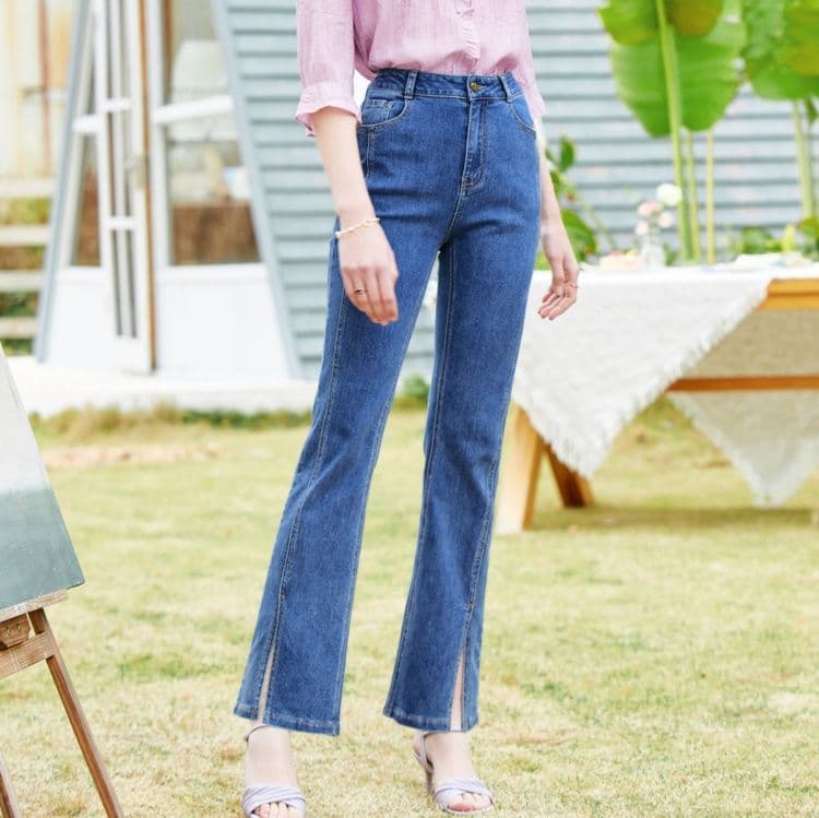 レディース ジーンズ 裾スリット入りハイウエストストレートデニム